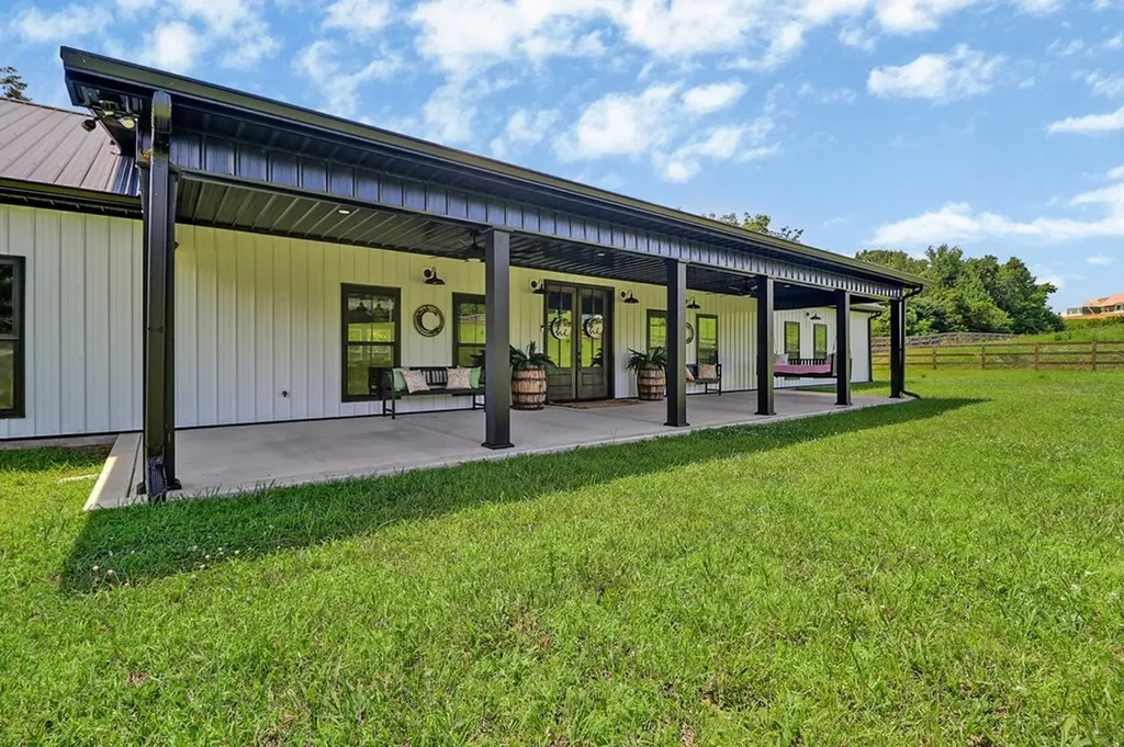 2175 N Lick Creek Road Byrdstown TN 38556