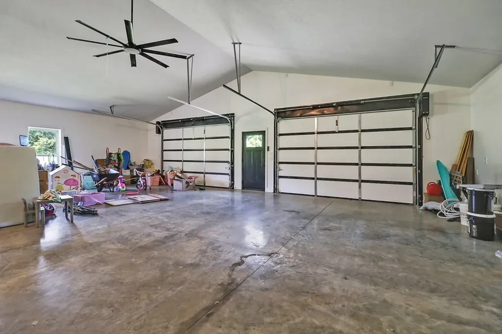2175 N Lick Creek Road Byrdstown TN 38556