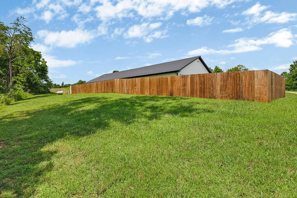 2175 N Lick Creek Road Byrdstown TN 38556