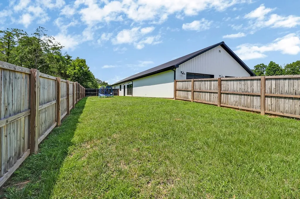 2175 N Lick Creek Road Byrdstown TN 38556