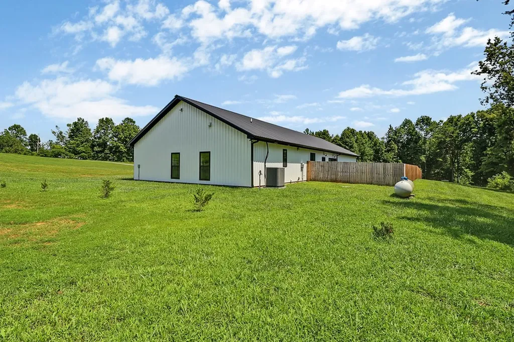 2175 N Lick Creek Road Byrdstown TN 38556