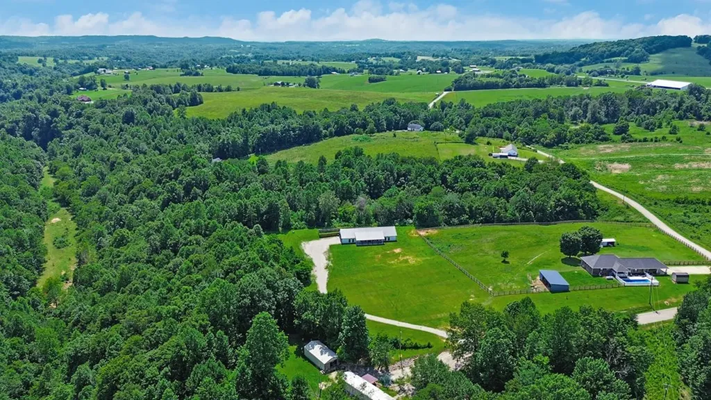 2175 N Lick Creek Road Byrdstown TN 38556