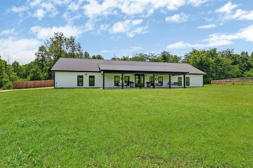 2175 N Lick Creek Road Byrdstown TN 38556