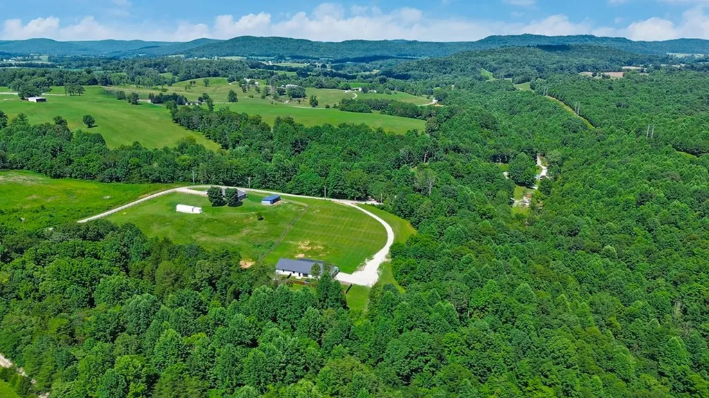 2175 N Lick Creek Road Byrdstown TN 38556
