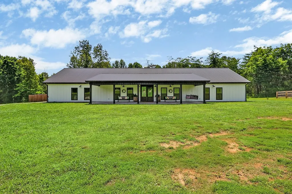 2175 N Lick Creek Road Byrdstown TN 38556