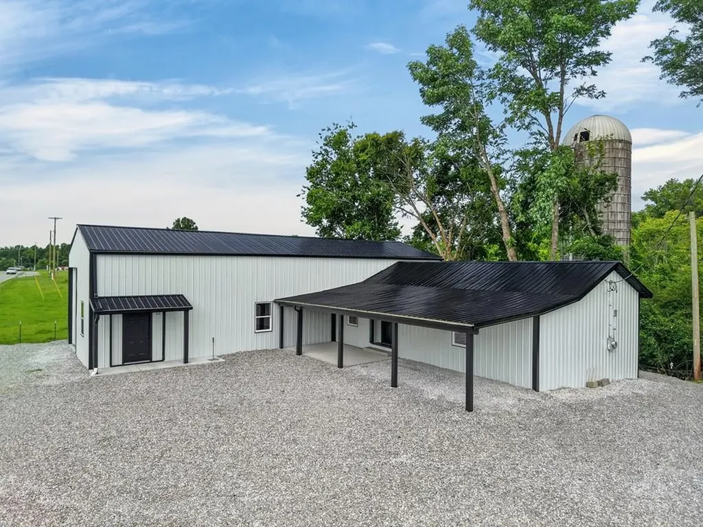 8515 Cookeville Boatdock Road Baxter TN 38544