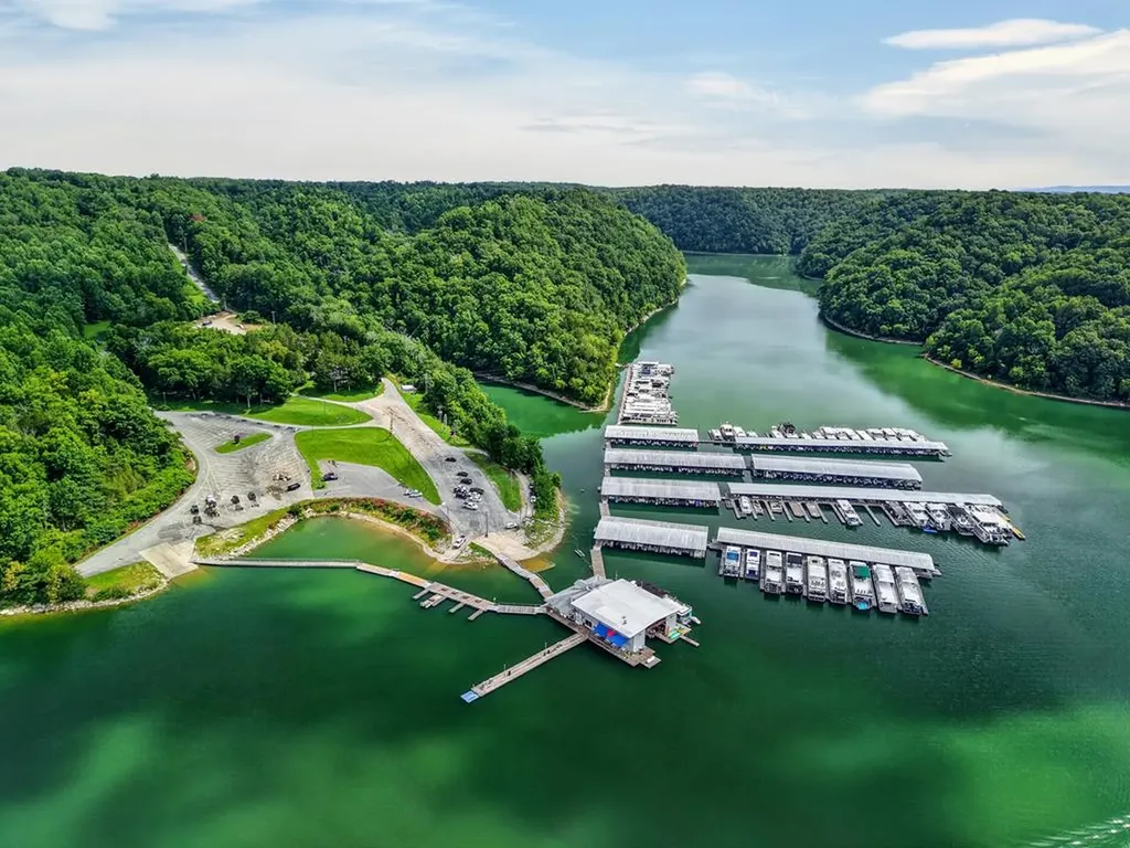 8515 Cookeville Boatdock Road Baxter TN 38544