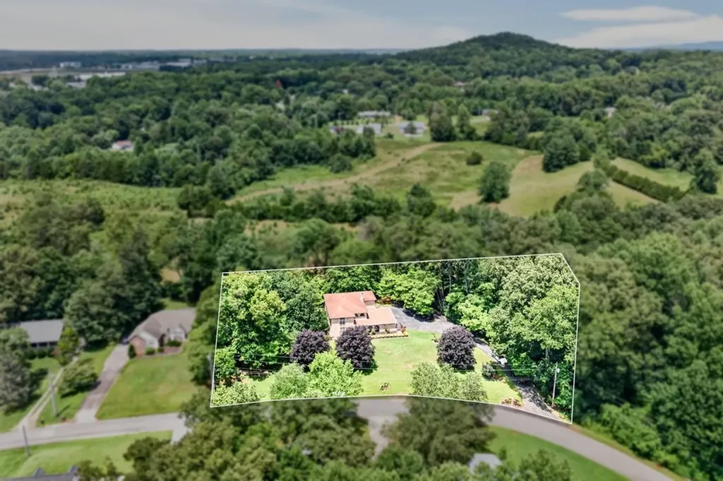 1738 Heathrow Drive Cookeville TN 38506