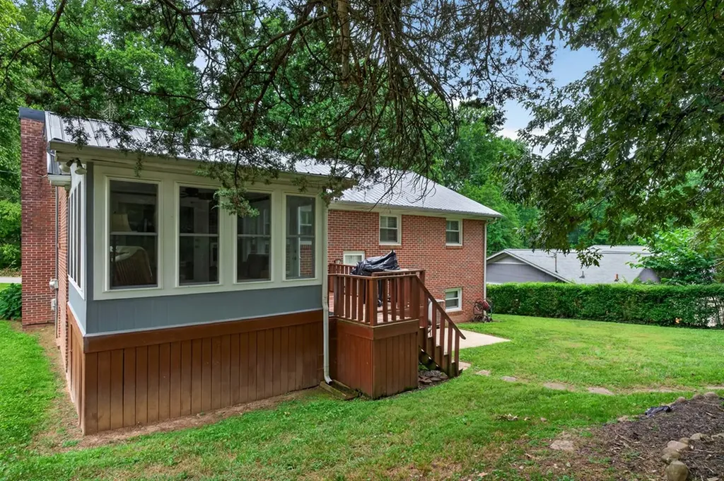660 Polk Street Sparta TN 38583