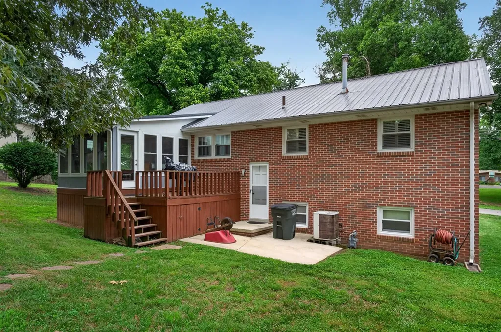 660 Polk Street Sparta TN 38583