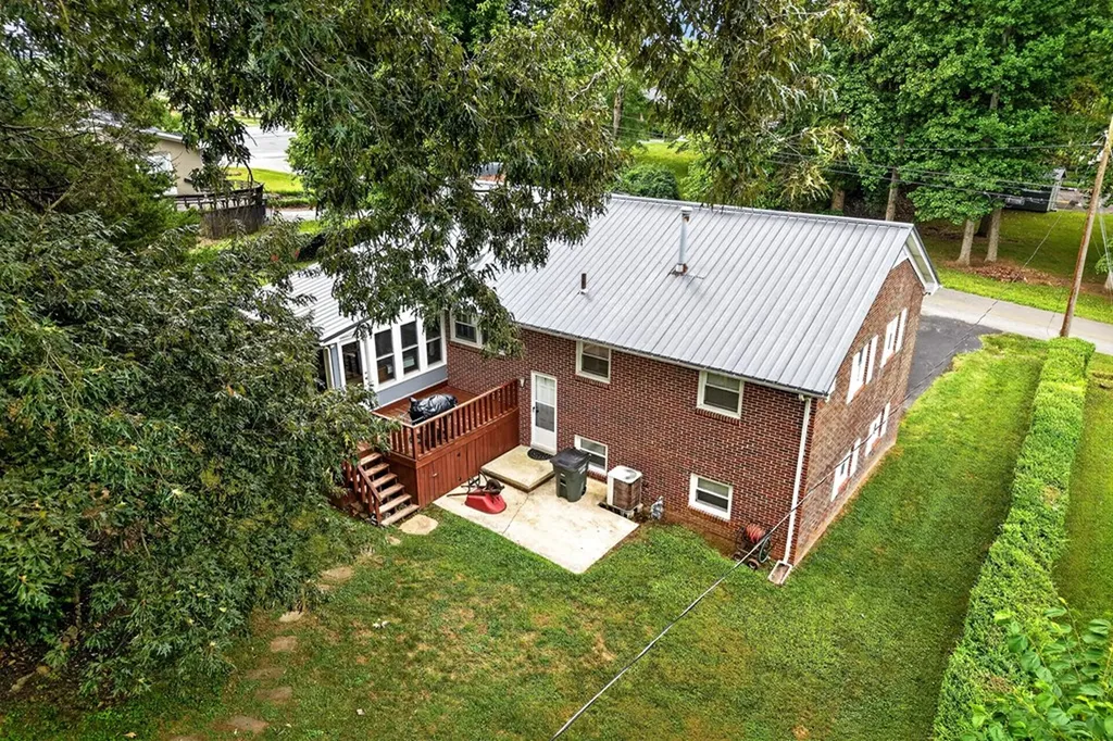 660 Polk Street Sparta TN 38583