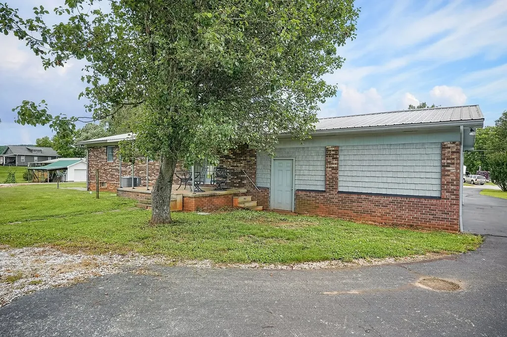 960 Country Club Road Sparta TN 38583