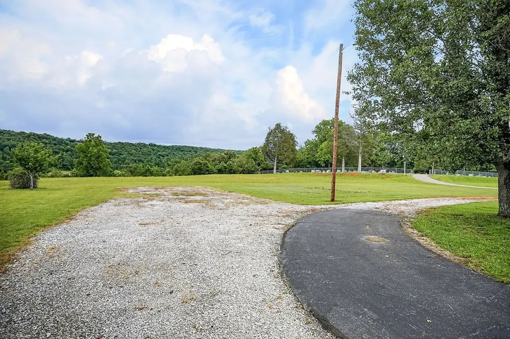 960 Country Club Road Sparta TN 38583