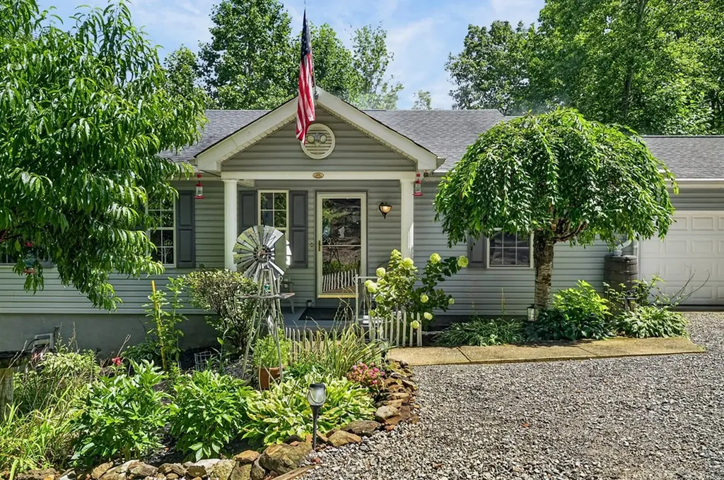 45 Point Place Monterey TN 38574