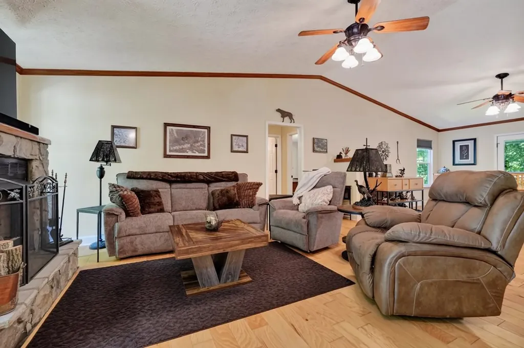 45 Point Place Monterey TN 38574