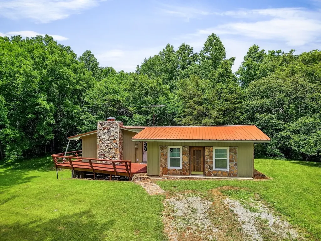 9249 Monterey Highway Sparta TN 38583
