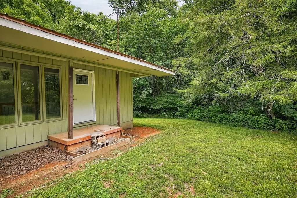 9249 Monterey Highway Sparta TN 38583
