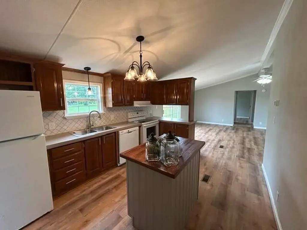 1424 Creston Road Crossville TN 38571