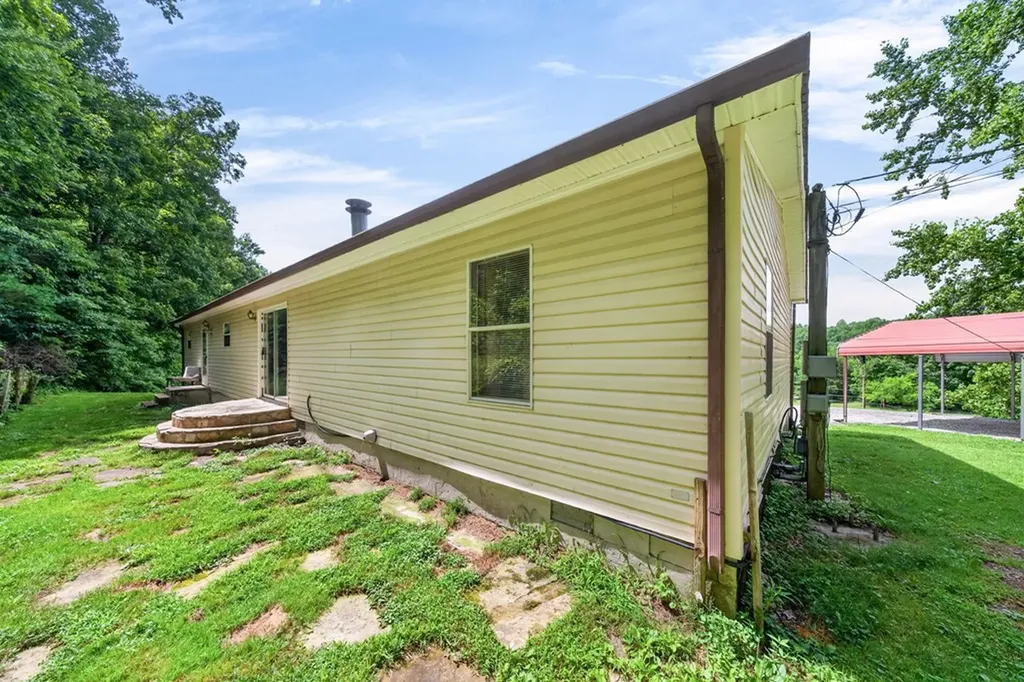 725 Old Flynns Cove Road Crossville TN 38572