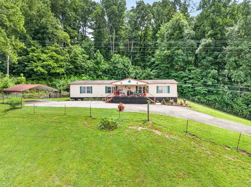 725 Old Flynns Cove Road Crossville TN 38572