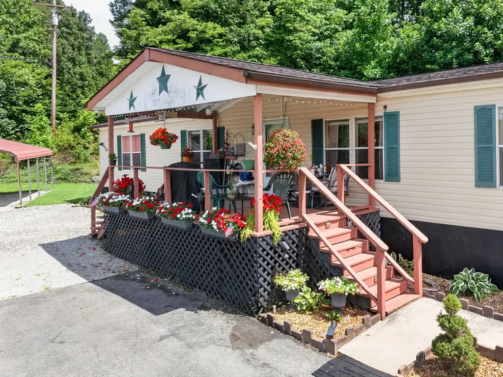 725 Old Flynns Cove Road Crossville TN 38572