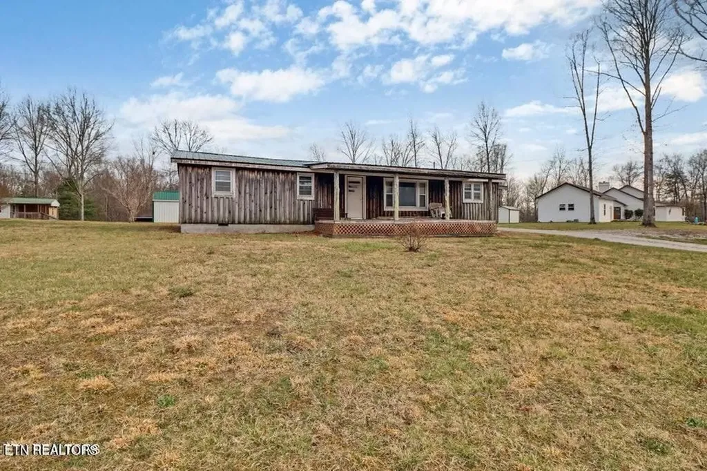2546 Peavine Road Crossville TN 38571-7928