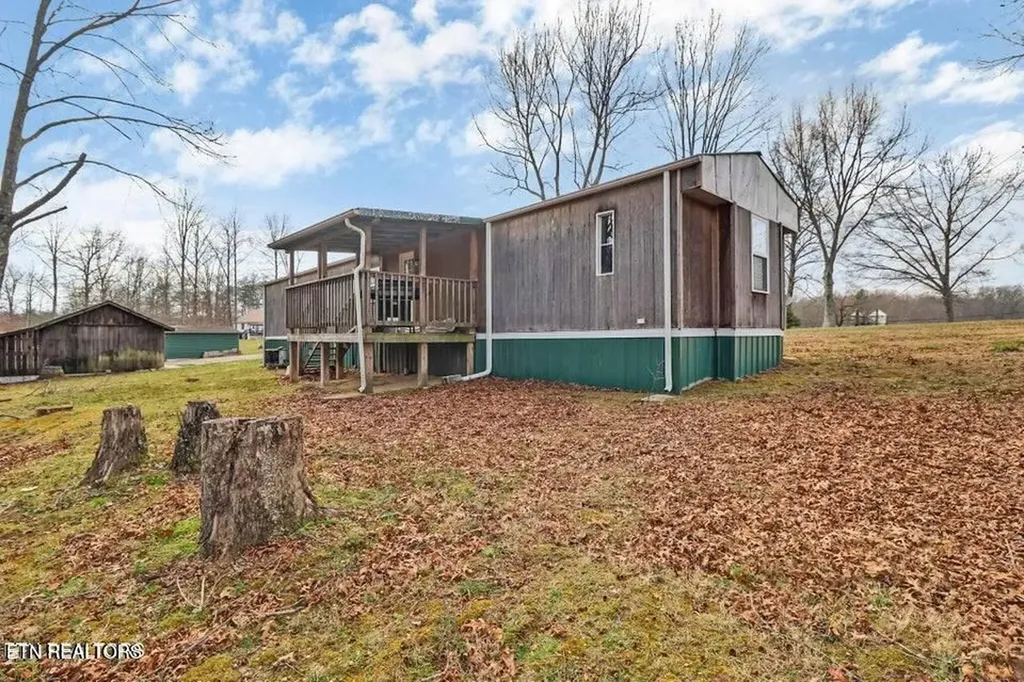 2546 Peavine Road Crossville TN 38571-7928