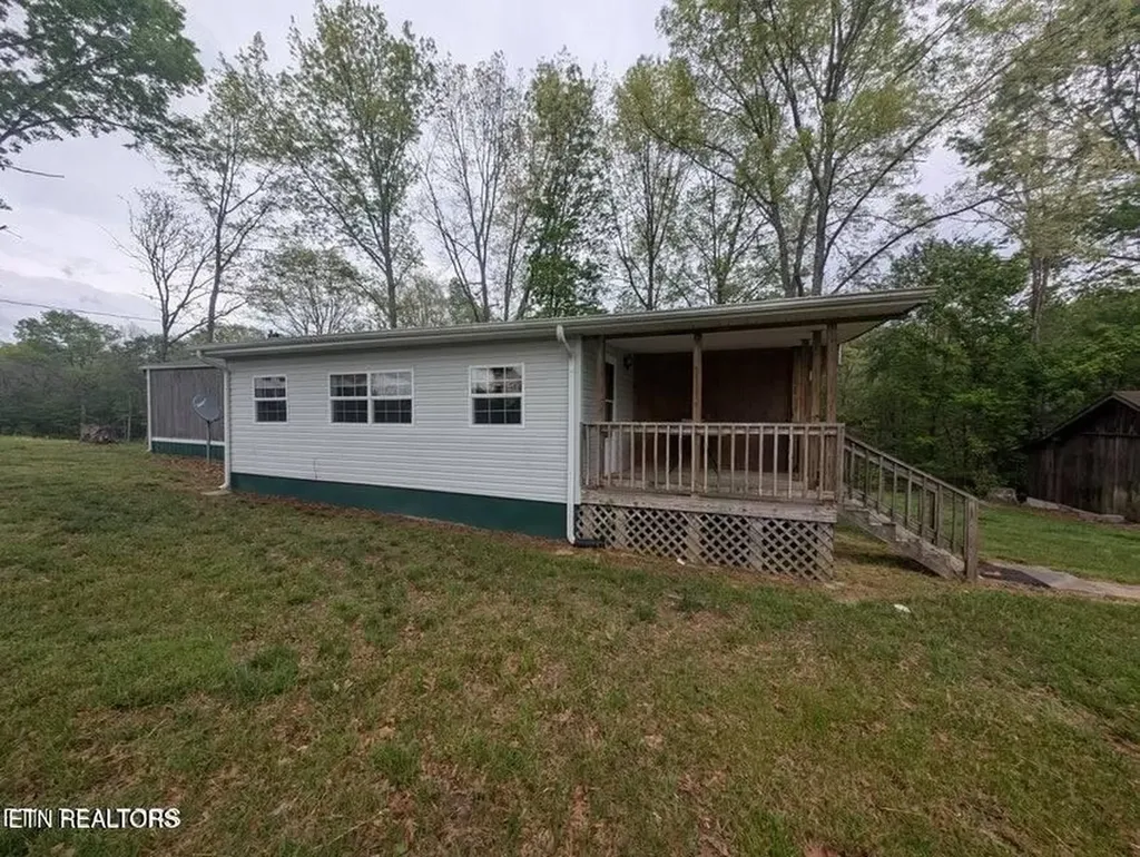 2546 Peavine Road Crossville TN 38571-7928