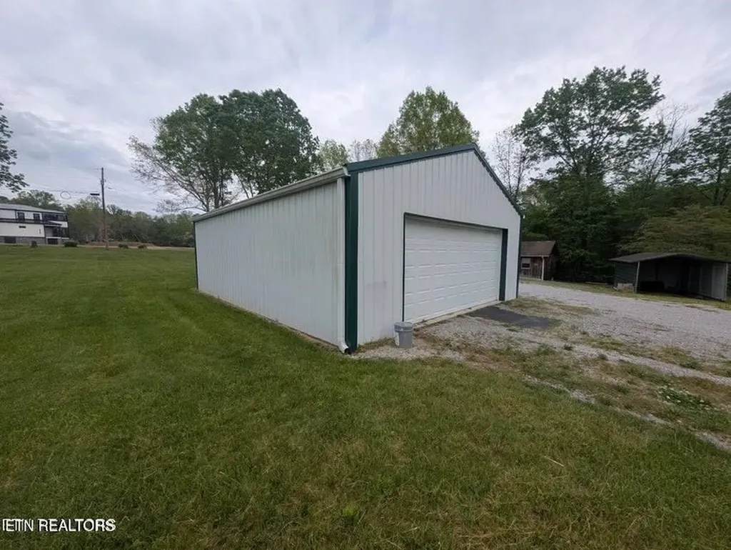 2546 Peavine Road Crossville TN 38571-7928