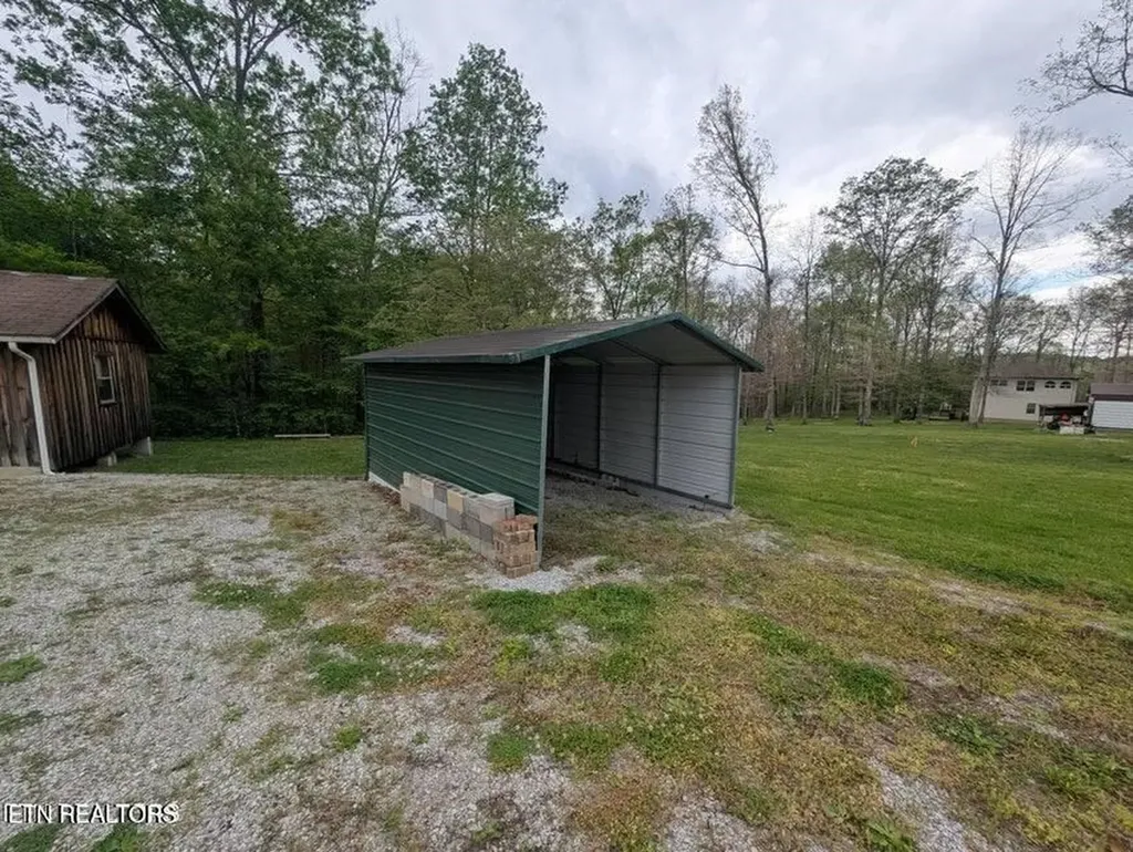 2546 Peavine Road Crossville TN 38571-7928