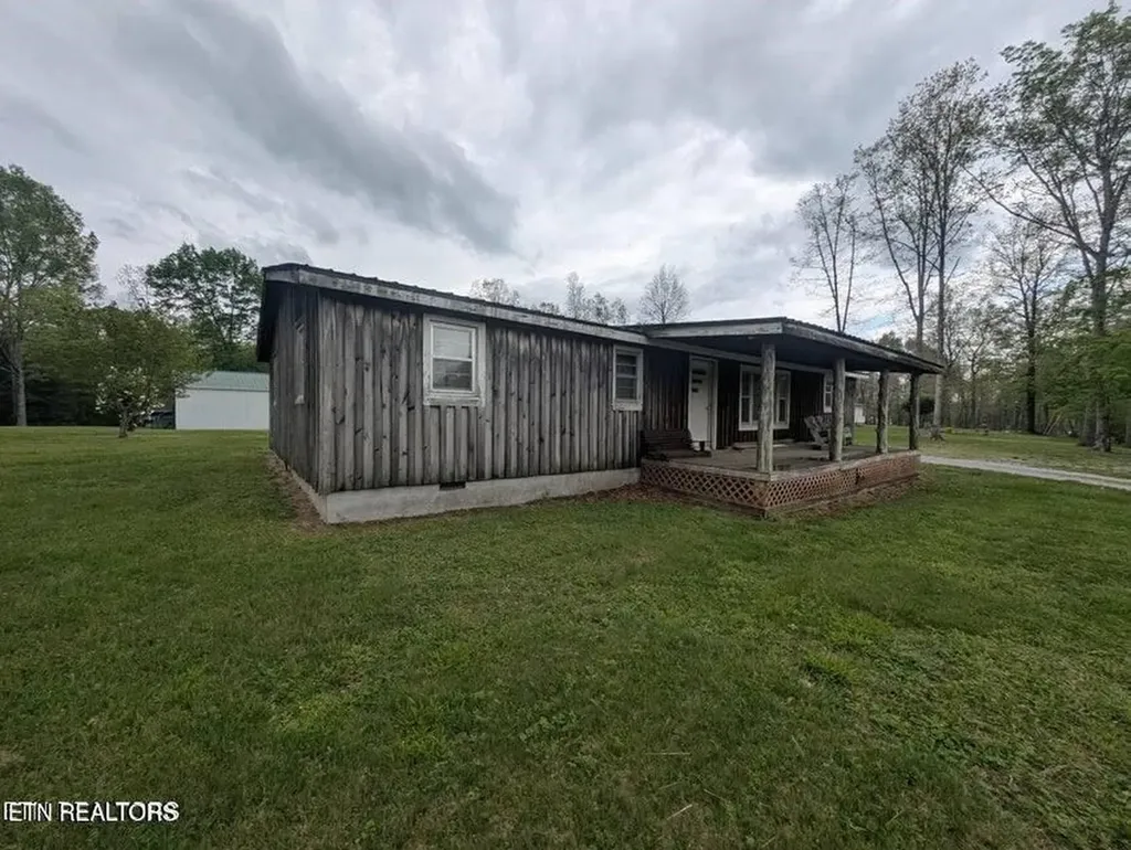 2546 Peavine Road Crossville TN 38571-7928