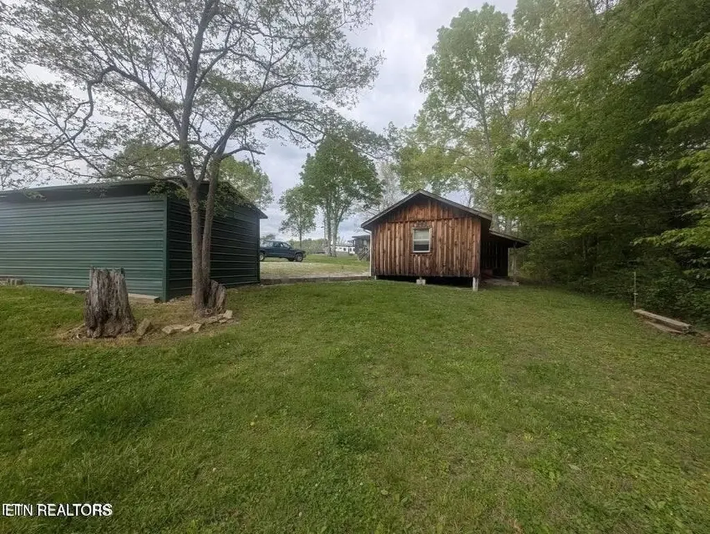2546 Peavine Road Crossville TN 38571-7928