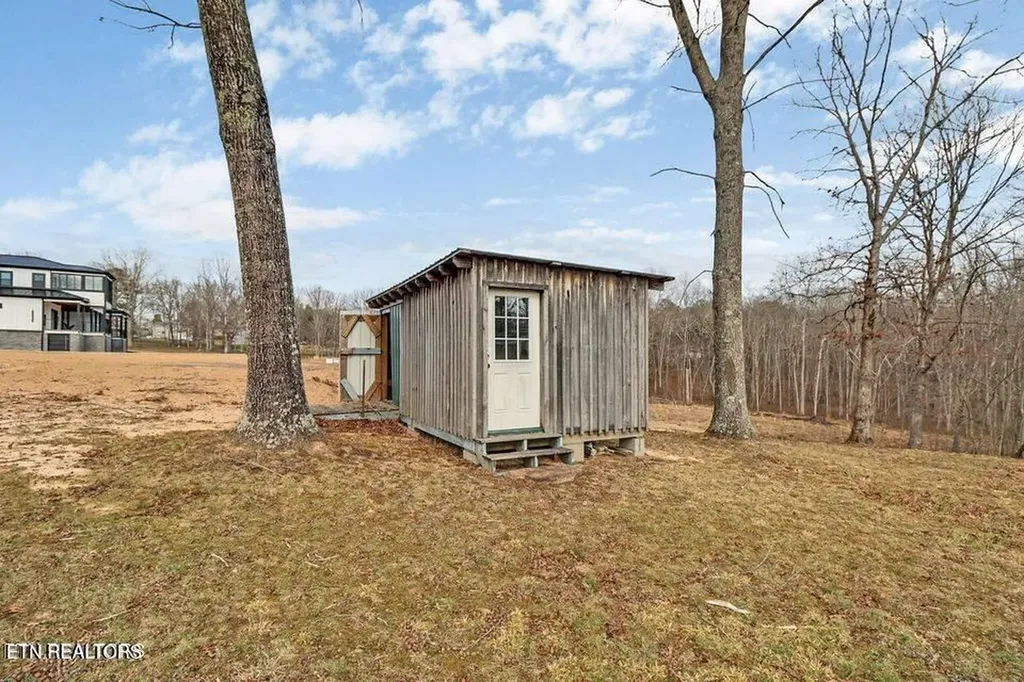 2546 Peavine Road Crossville TN 38571-7928