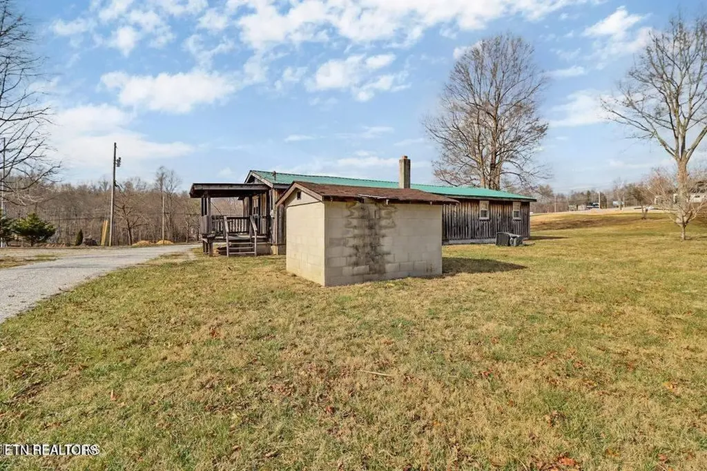 2546 Peavine Road Crossville TN 38571-7928