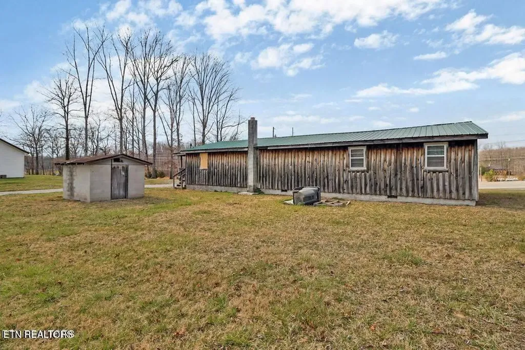 2546 Peavine Road Crossville TN 38571-7928