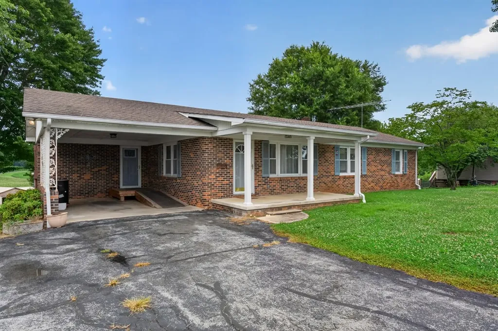 3035 Monterey Highway Sparta TN 38583