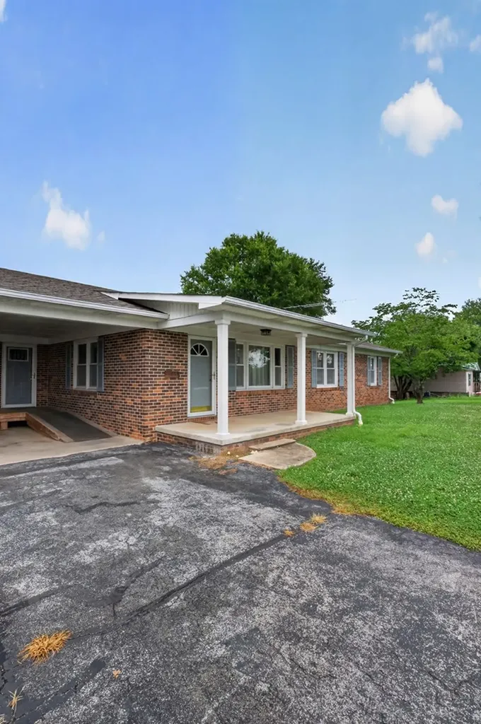 3035 Monterey Highway Sparta TN 38583