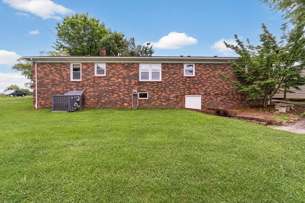 3035 Monterey Highway Sparta TN 38583