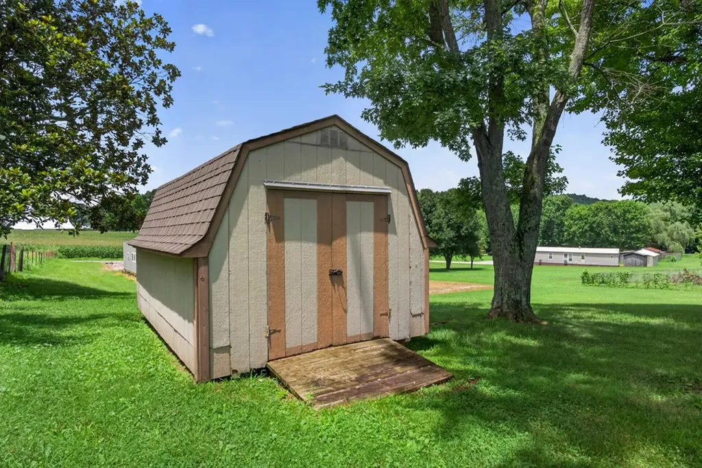 3035 Monterey Highway Sparta TN 38583