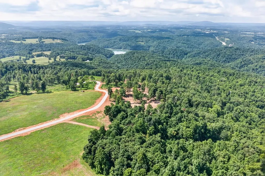 Lot 10 Sandstone Run Byrdstown TN 38549
