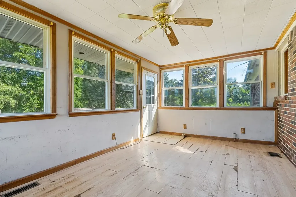 2363 Old Rock Island Road Rock Island TN 38581