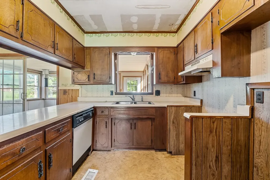 2363 Old Rock Island Road Rock Island TN 38581