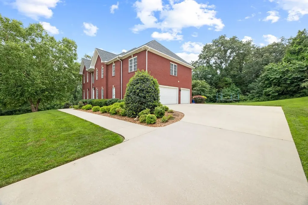 992 Stonebridge Circle Cookeville TN 38501