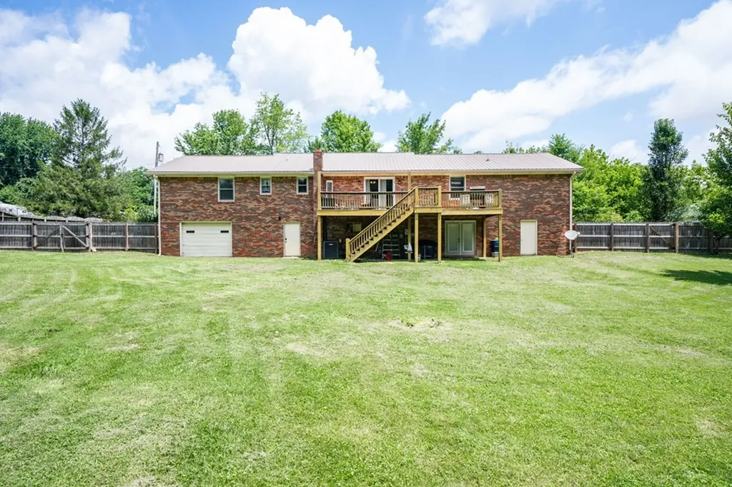 1825 Hanging Limb Monterey TN 38574