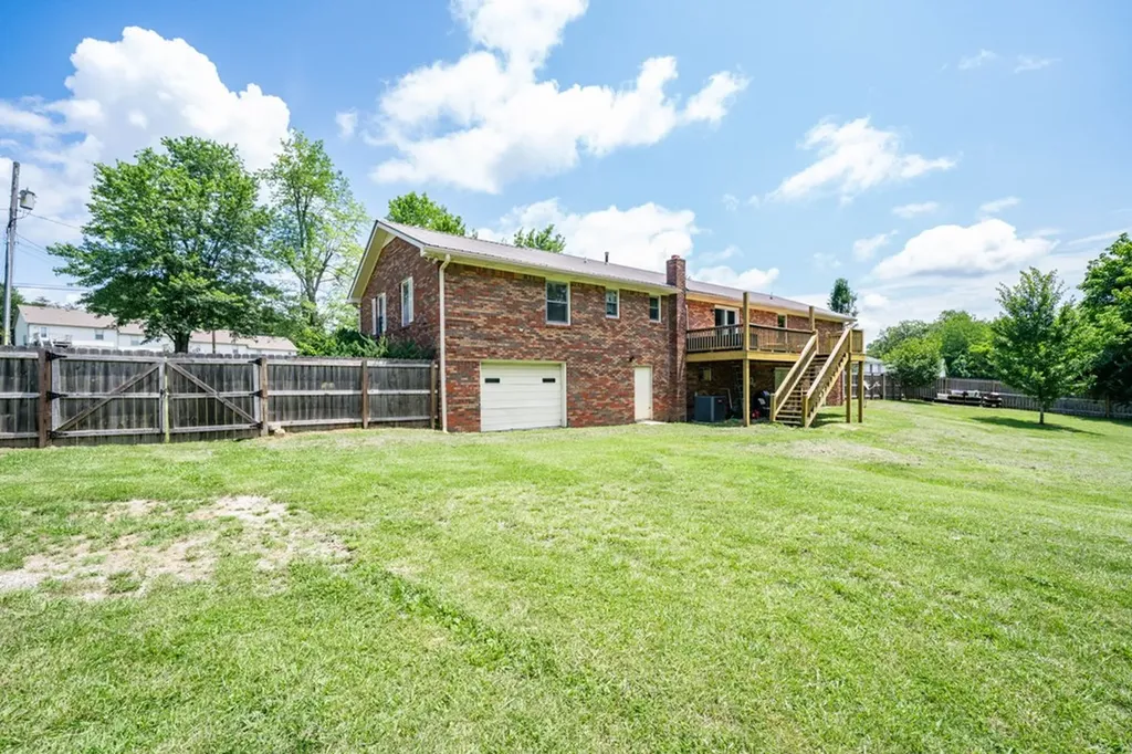 1825 Hanging Limb Monterey TN 38574