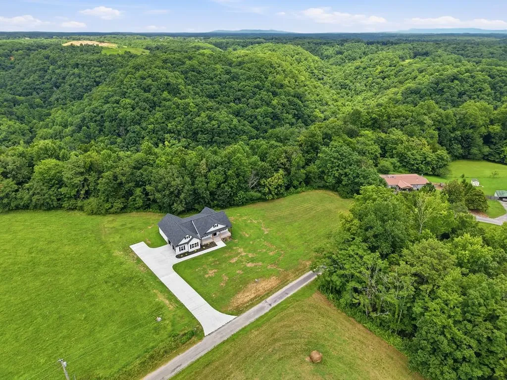 11100 H O Allison Road Baxter TN 38544