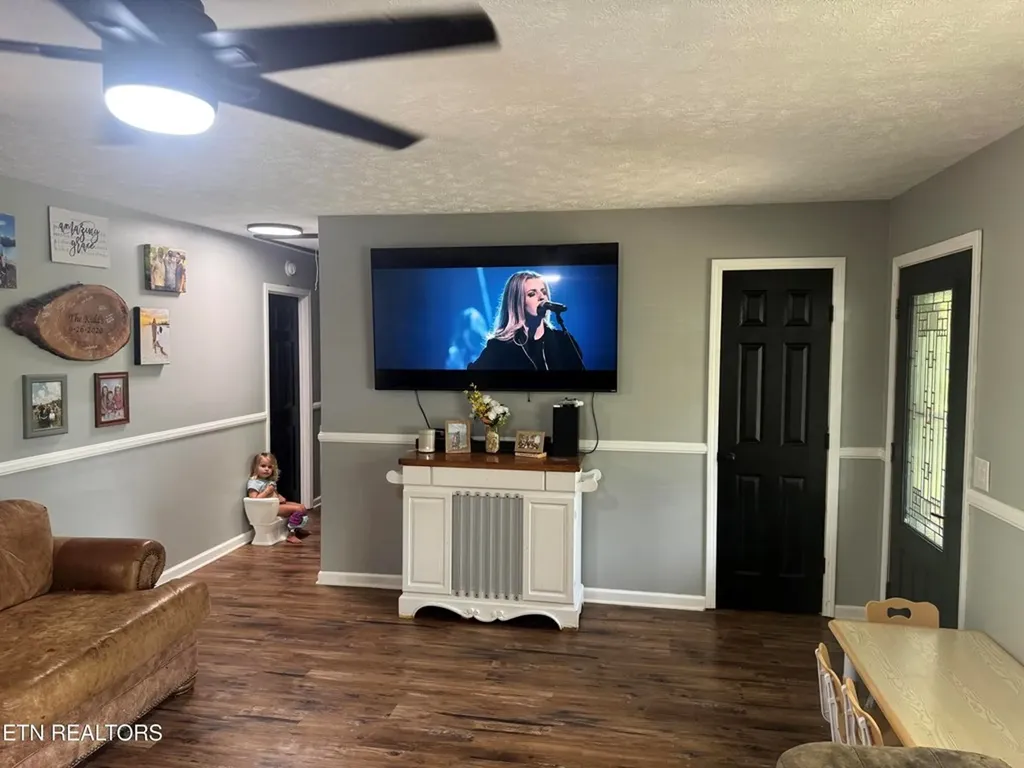 51 Rhododendron Circle Crossville TN 38555