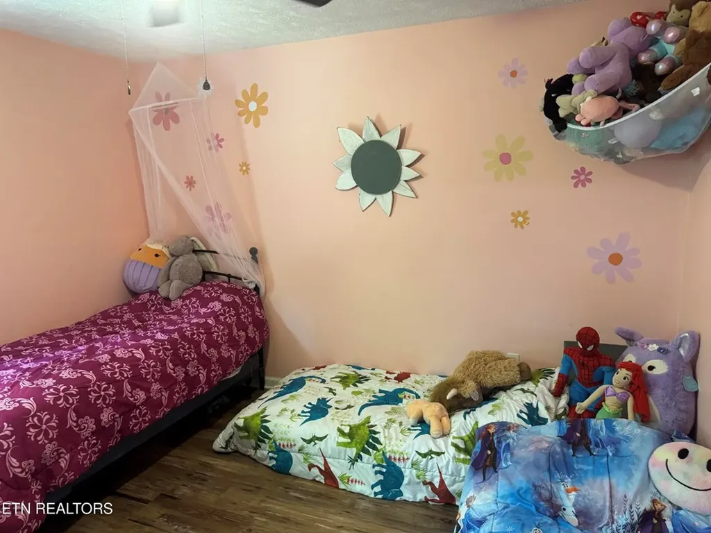 51 Rhododendron Circle Crossville TN 38555
