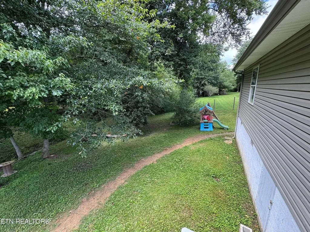 51 Rhododendron Circle Crossville TN 38555