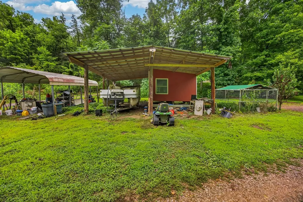 339 Wheeler Town Lane Bloomington Springs TN 38545
